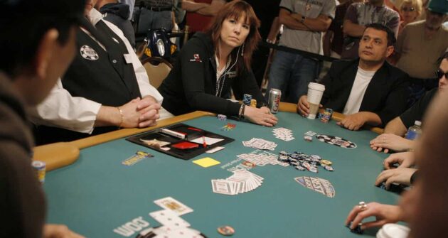 annie duke jouant au poker